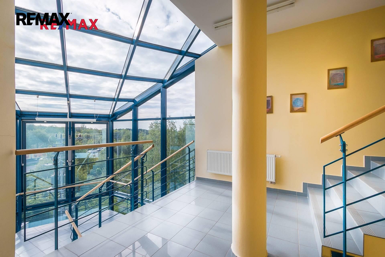 Pronájem kanceláře 2 325 m² – fotografie 4