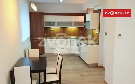 Pronájem bytu 2+1 78 m², Lešenská, Zlín - Kostelec