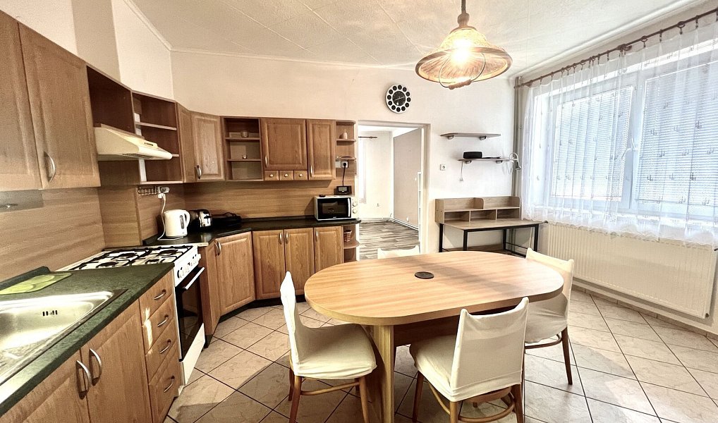 Pronájem domu 153 m² s pozemkem 204 m², Kyjov – náhled fotky 2