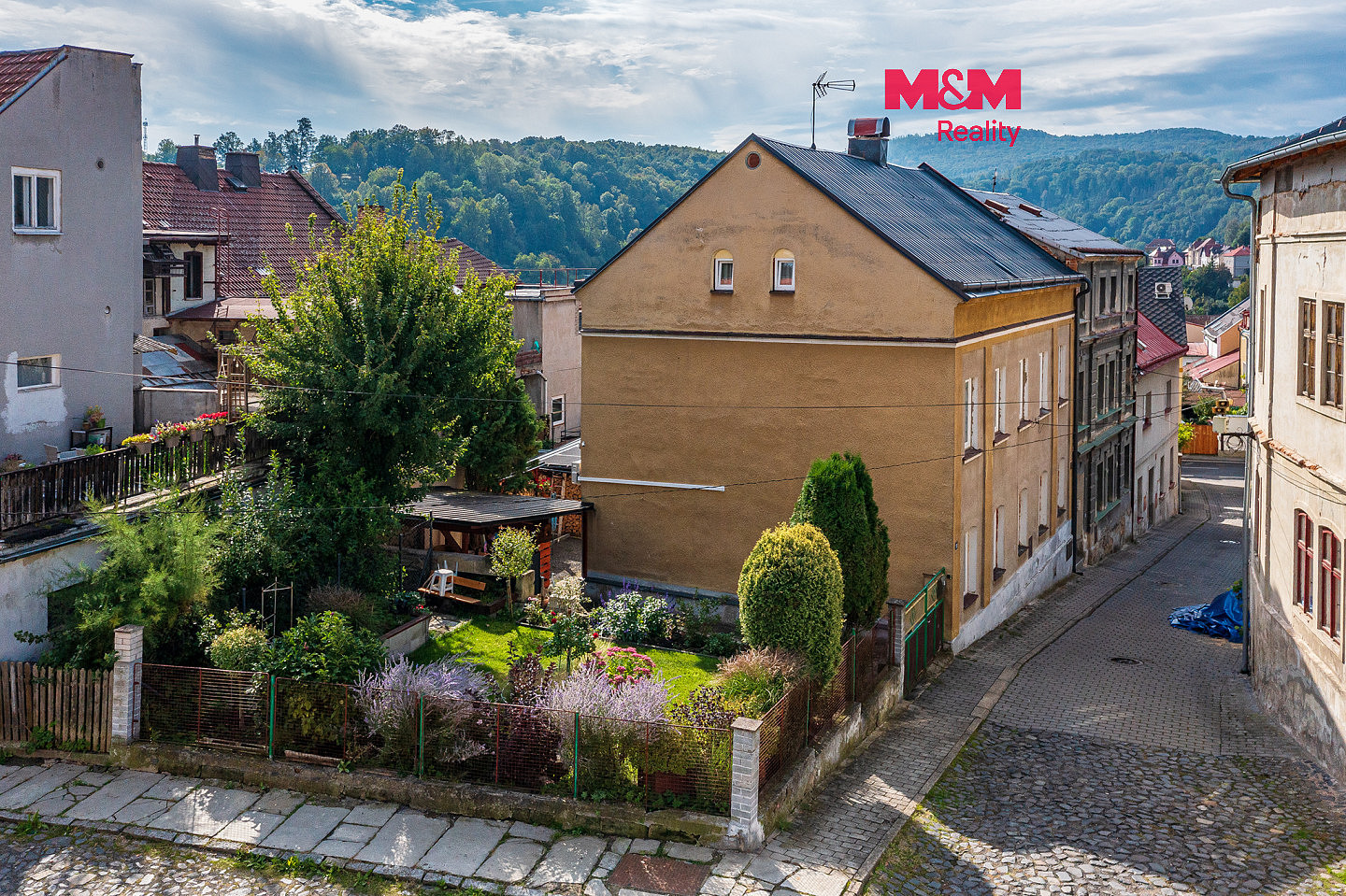 Prodej domu 253 m² s pozemkem 319 m²
