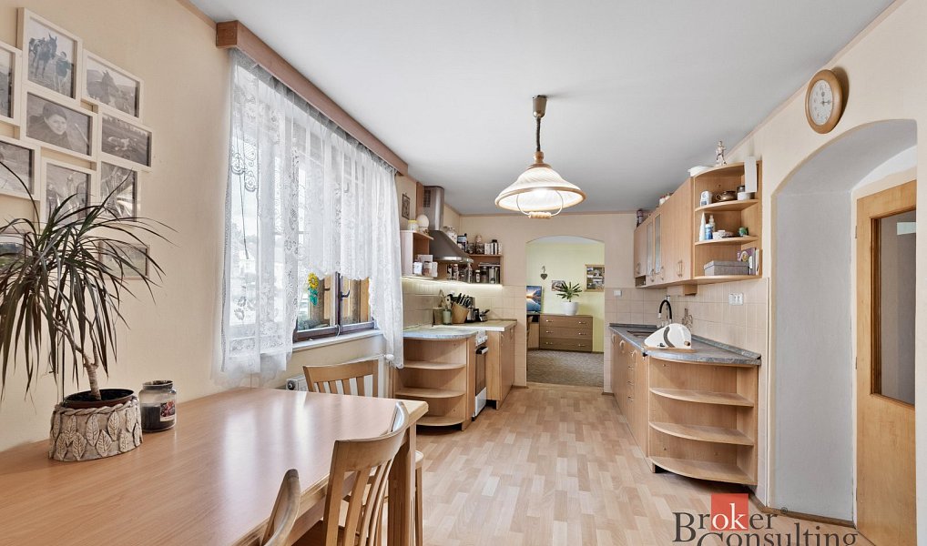 Prodej domu 200 m² s pozemkem 780 m², Hoštka – náhled fotky 12