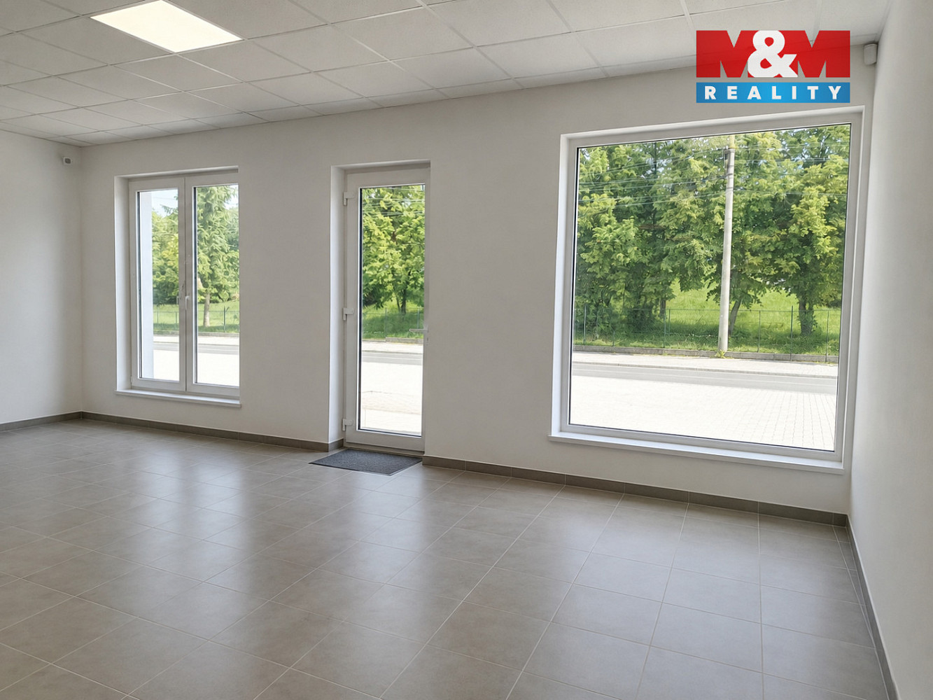 Pronájem obchodních prostor 105 m² – fotografie 4