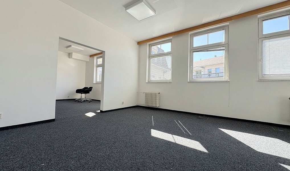 Pronájem kanceláře 49 m², Karlovy Vary – náhled fotky 5