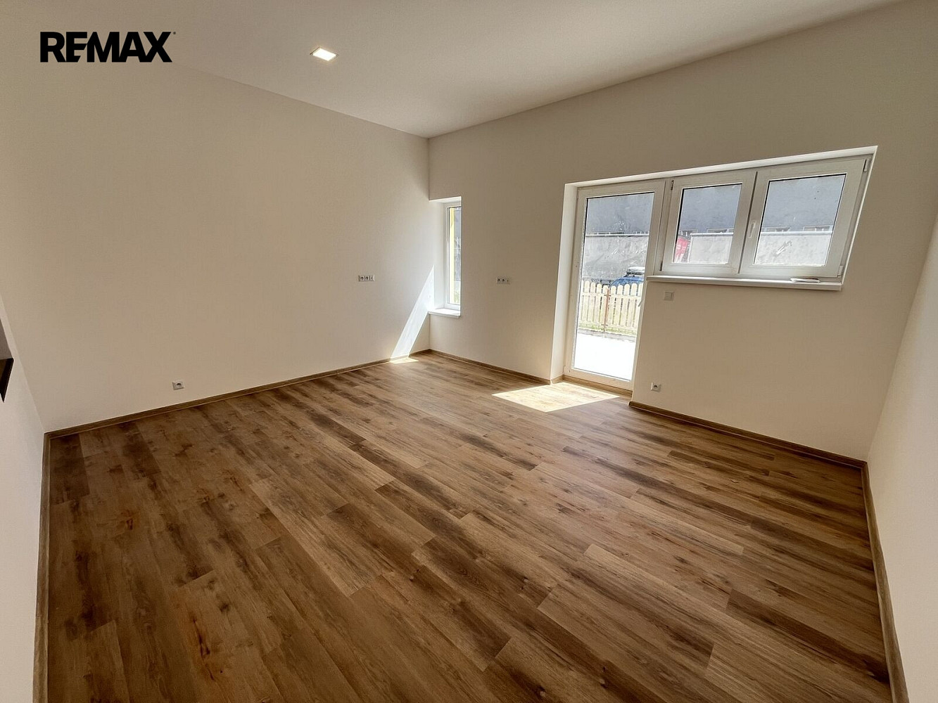 Pronájem bytu 1+kk 34 m² – fotografie 5