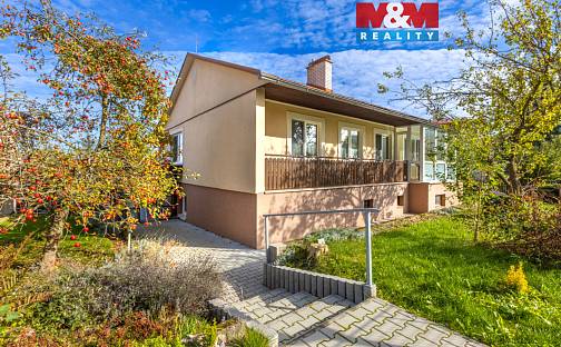 Prodej domu 105 m² s pozemkem 896 m², Lesní, Lány, okres Kladno