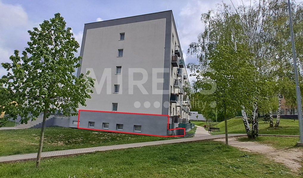 Pronájem kanceláře 20 m², Milovice – náhled fotky 3
