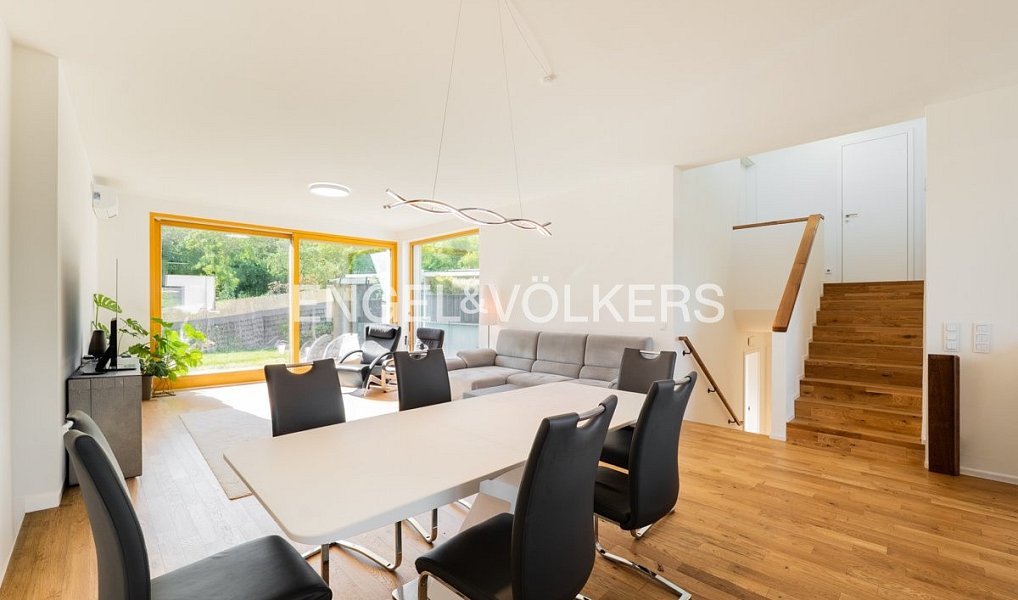 Pronájem domu 219 m² s pozemkem 341 m², Praha – náhled fotky 3
