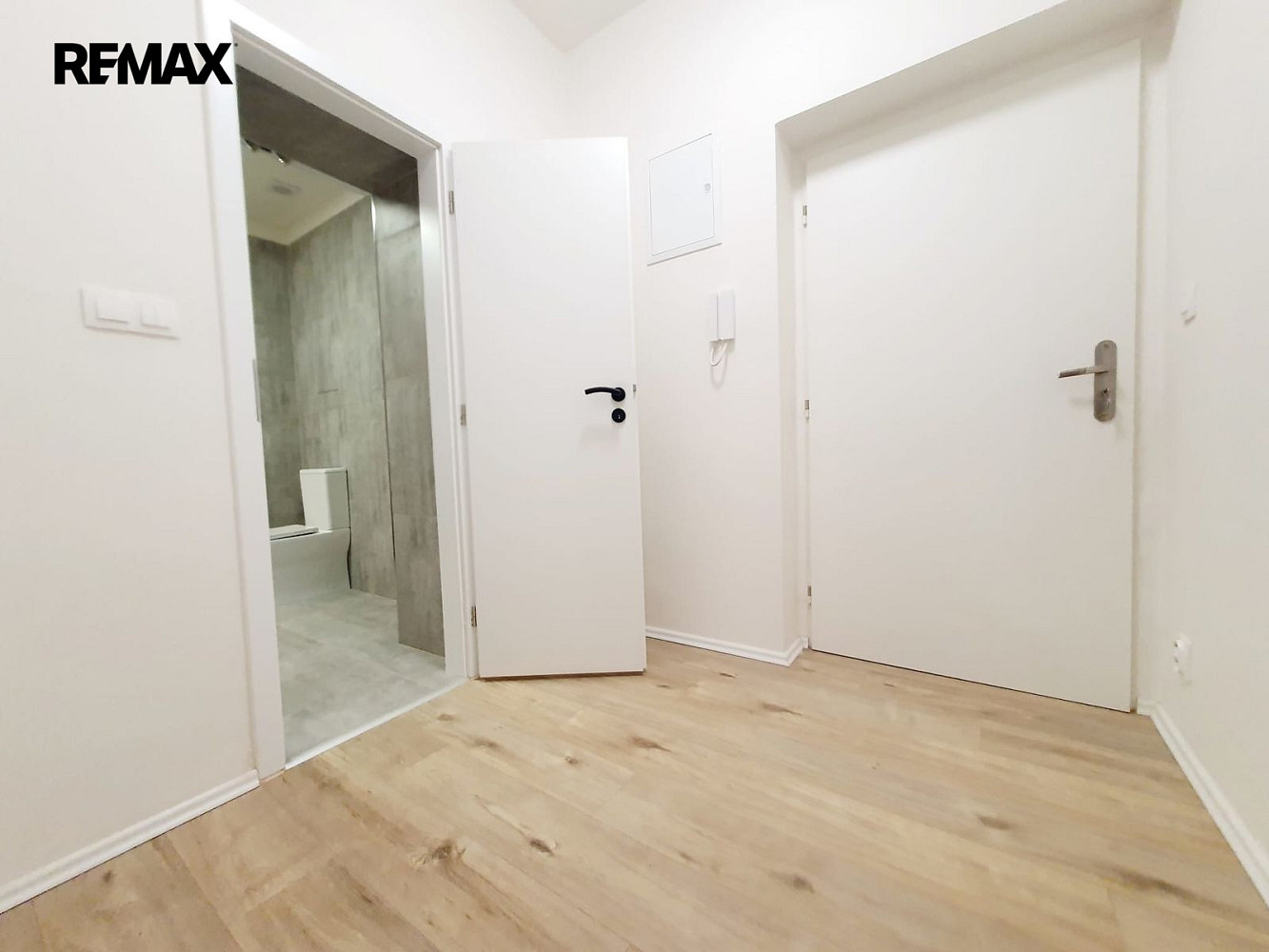 Pronájem bytu 1+kk 39 m² – fotografie 5