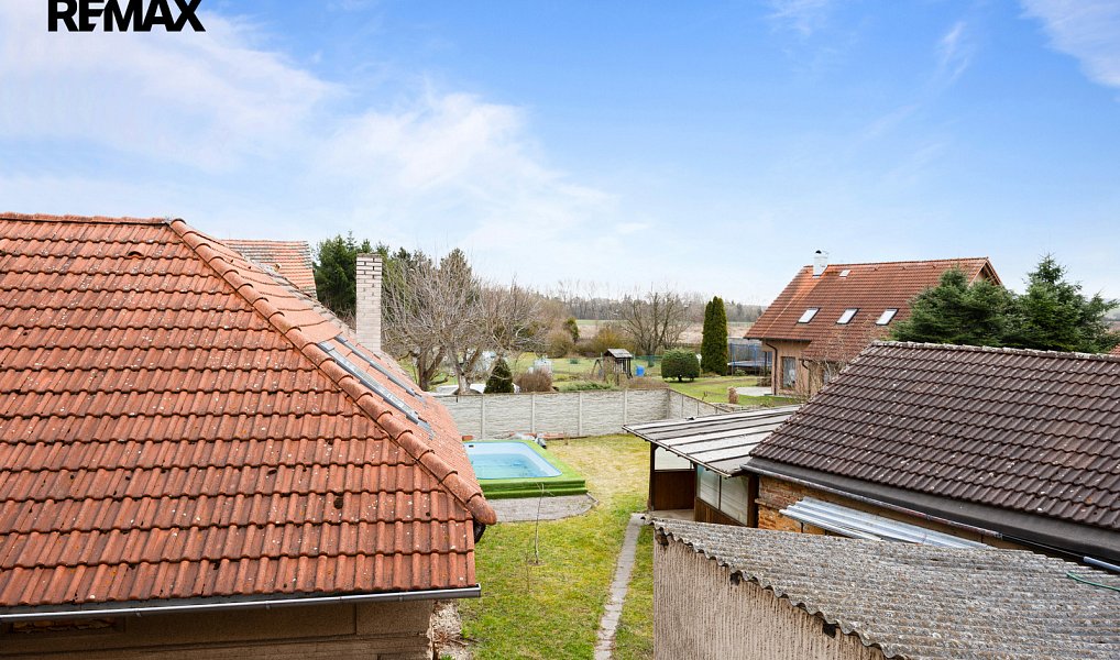 Prodej domu 240 m² s pozemkem 438 m², Nučice – náhled fotky 23