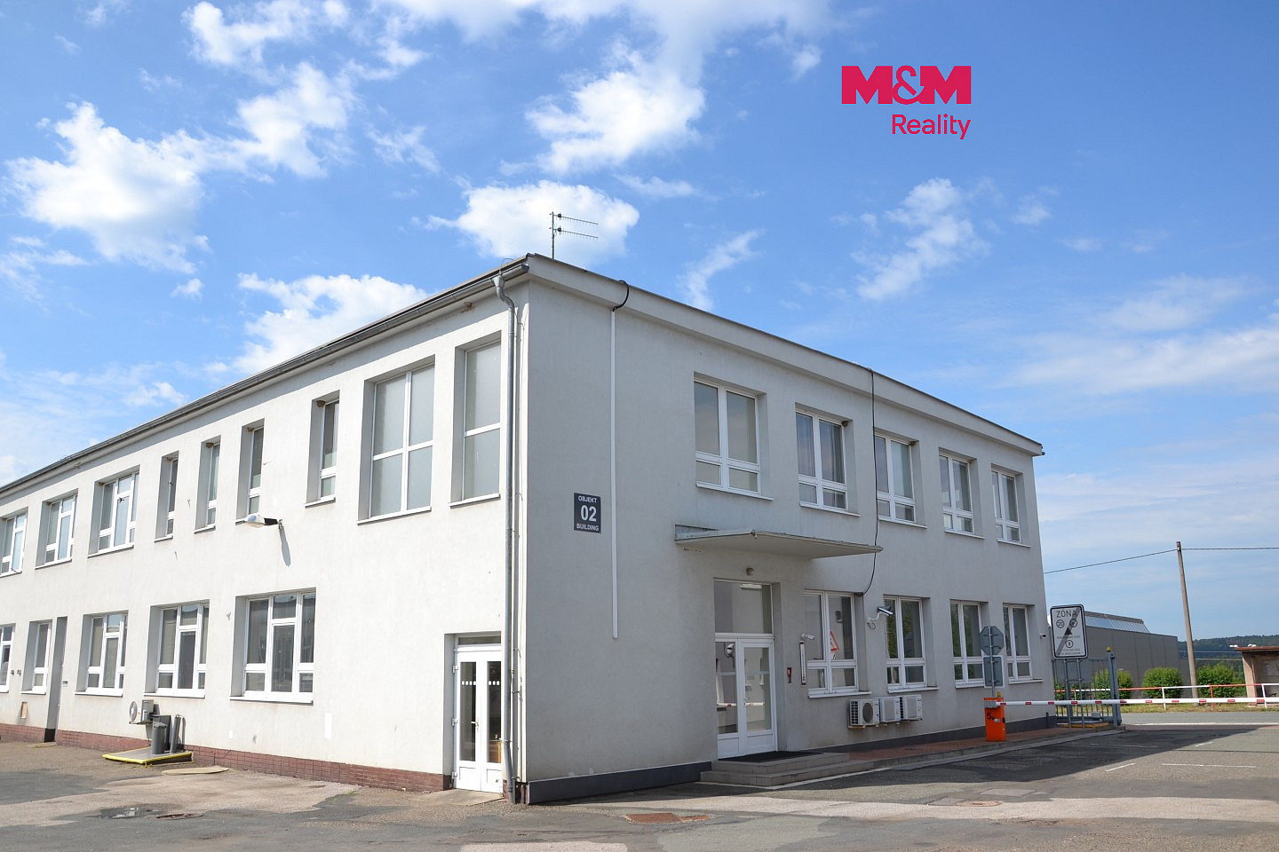 Pronájem obchodních prostor 108 m²