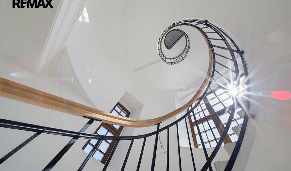 Prodej ubytovacího objektu 1 500 m², Karlovy Vary – náhled fotky 31
