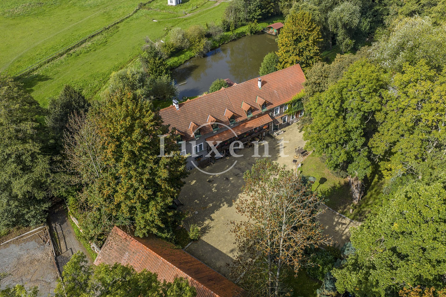 Prodej domu 1 700 m² s pozemkem 110 000 m² – fotografie 3