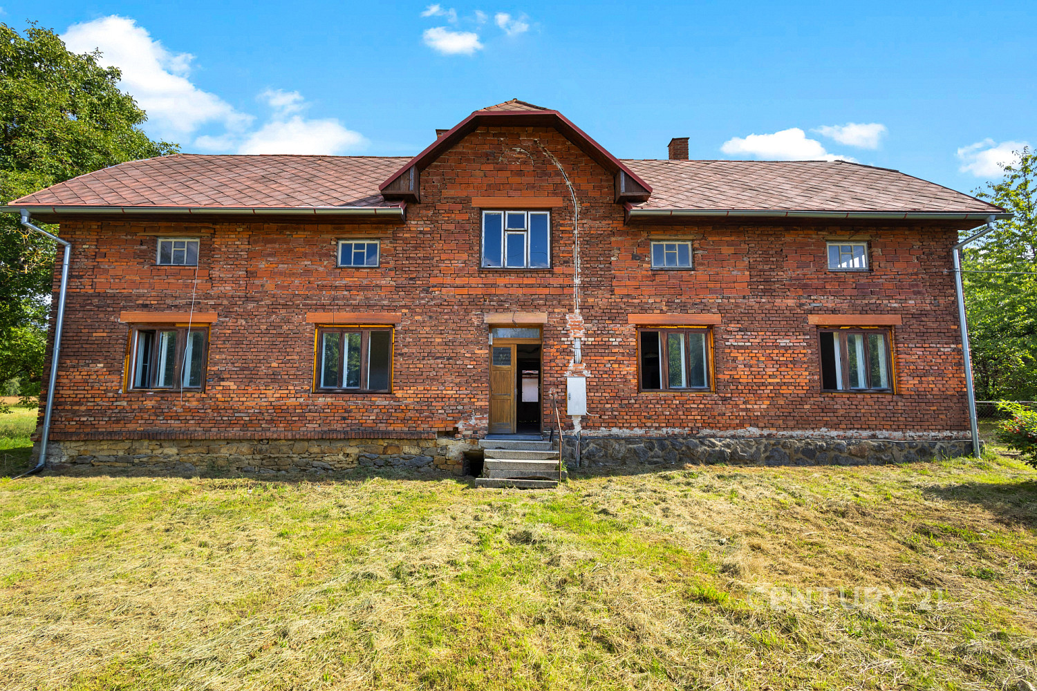 House, 105 m², land 2925 m²