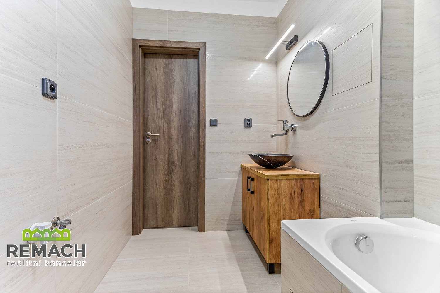 Pronájem bytu 1+1 60 m² – fotografie 2