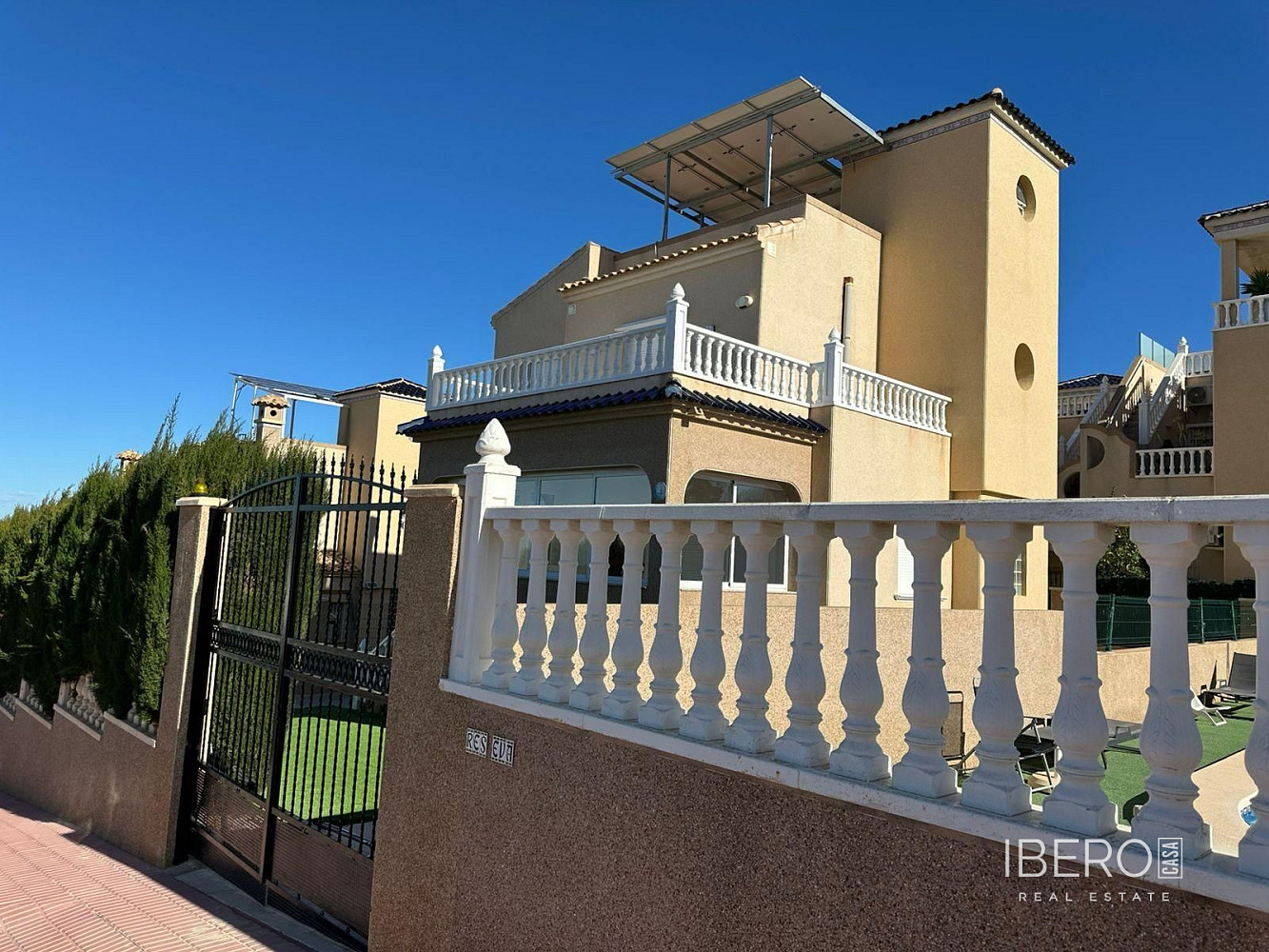 Prodej domu 207 m² s pozemkem 190 m² - Vista 3