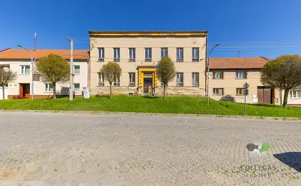 Prodej komerčního objektu (jiného typu) 900 m², Náměstí, Brankovice, okres Vyškov