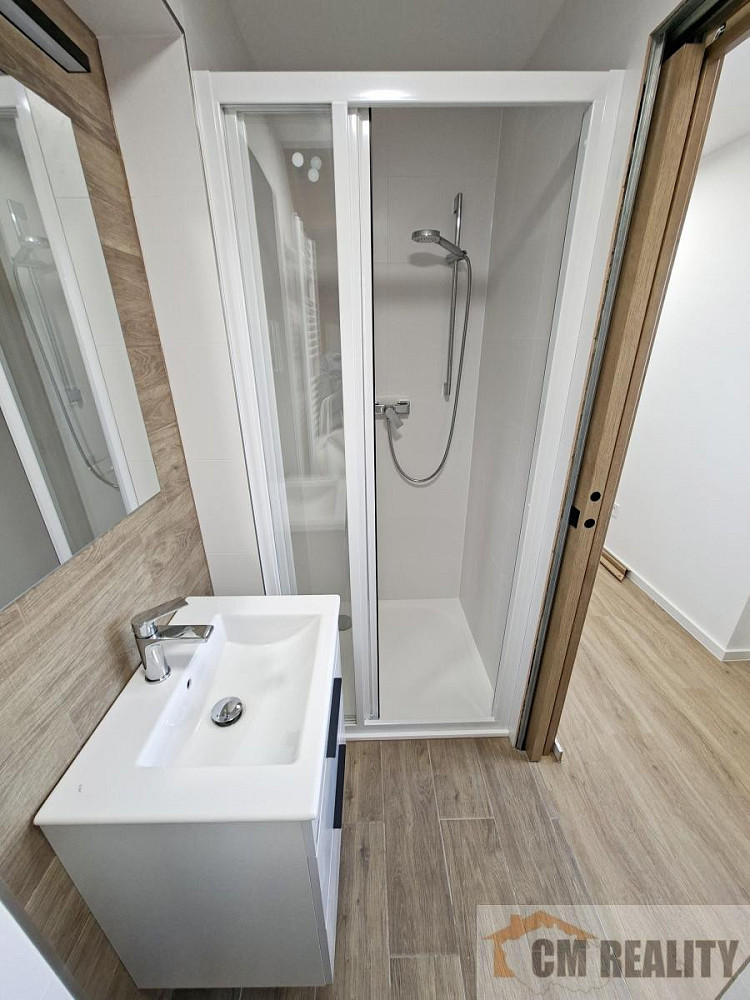 Pronájem bytu 2+kk 25 m² – fotografie 4