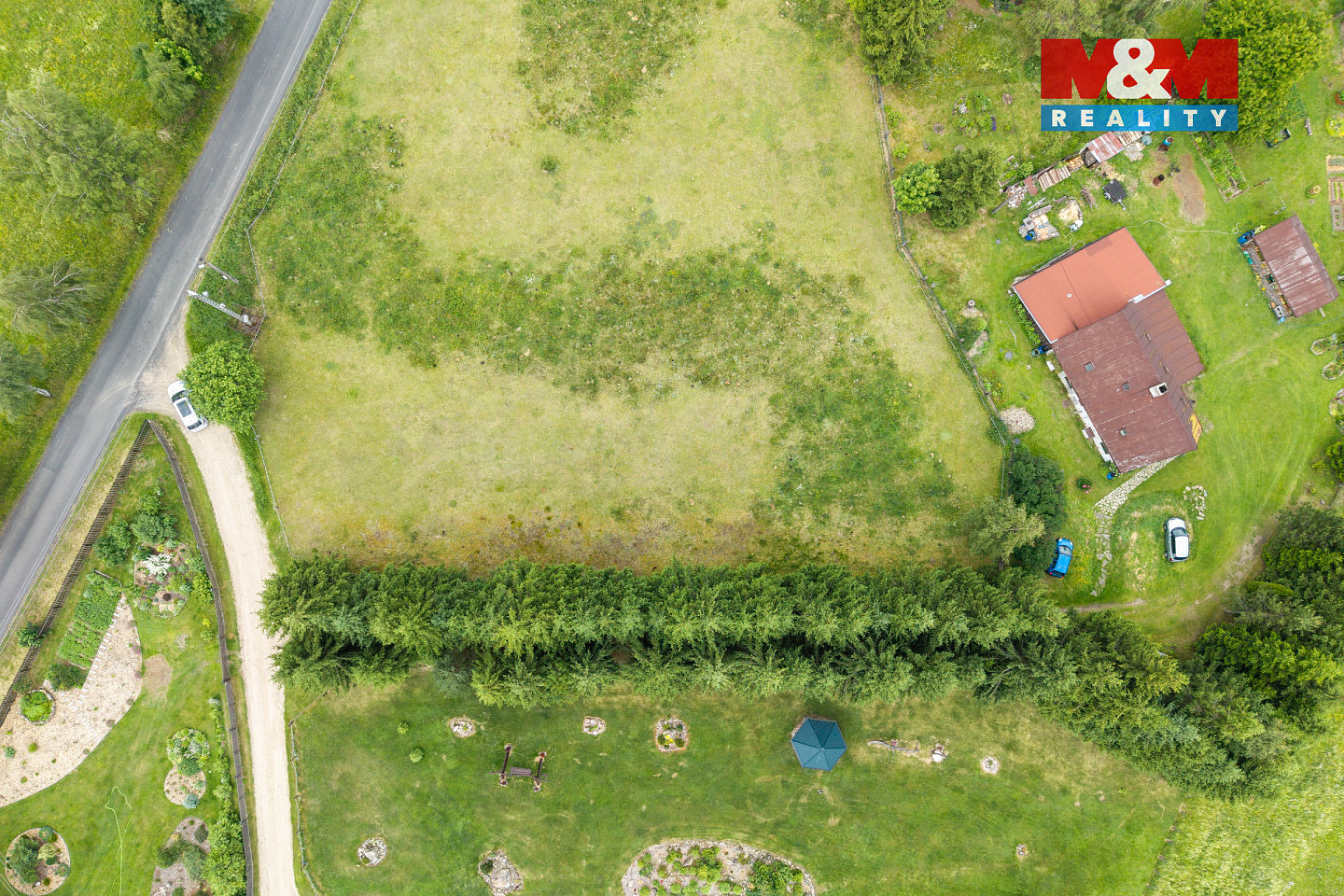 Prodej stavebního pozemku 2 001 m² – další