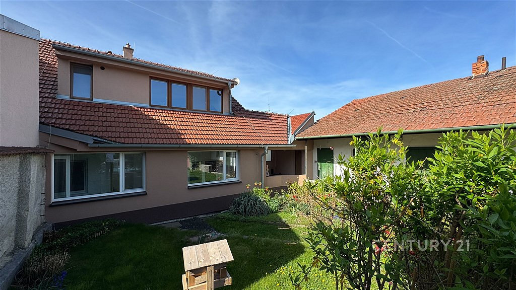 Prodej domu 174 m² s pozemkem 863 m²