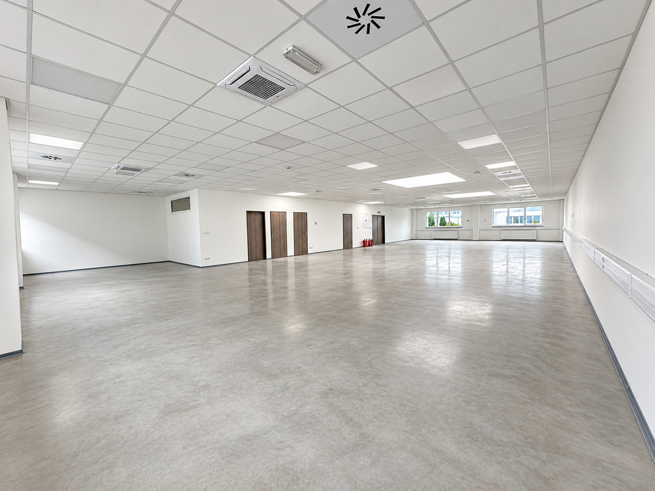 Pronájem skladovacích prostor 550 m² – fotografie 4