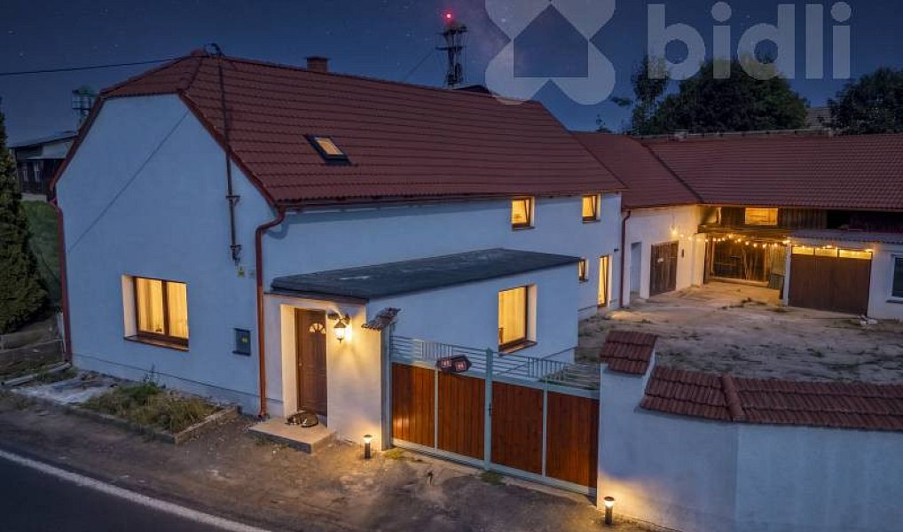 Prodej domu 140 m² s pozemkem 327 m², Evaň – náhled fotky 2