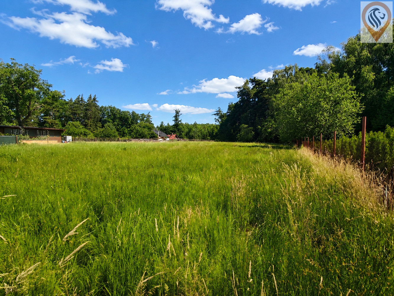 Prodej stavebního pozemku 2 032 m² – fotografie 4