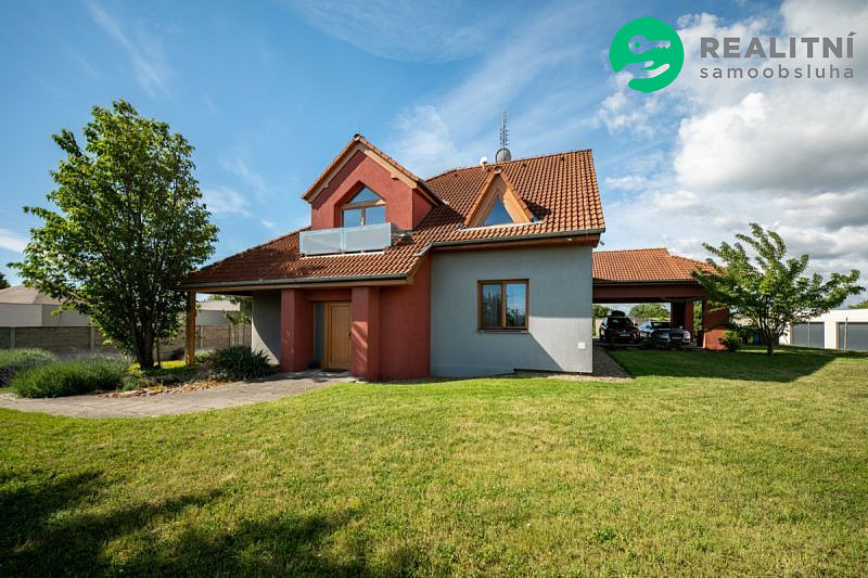 Prodej domu 257 m² s pozemkem 1 726 m²