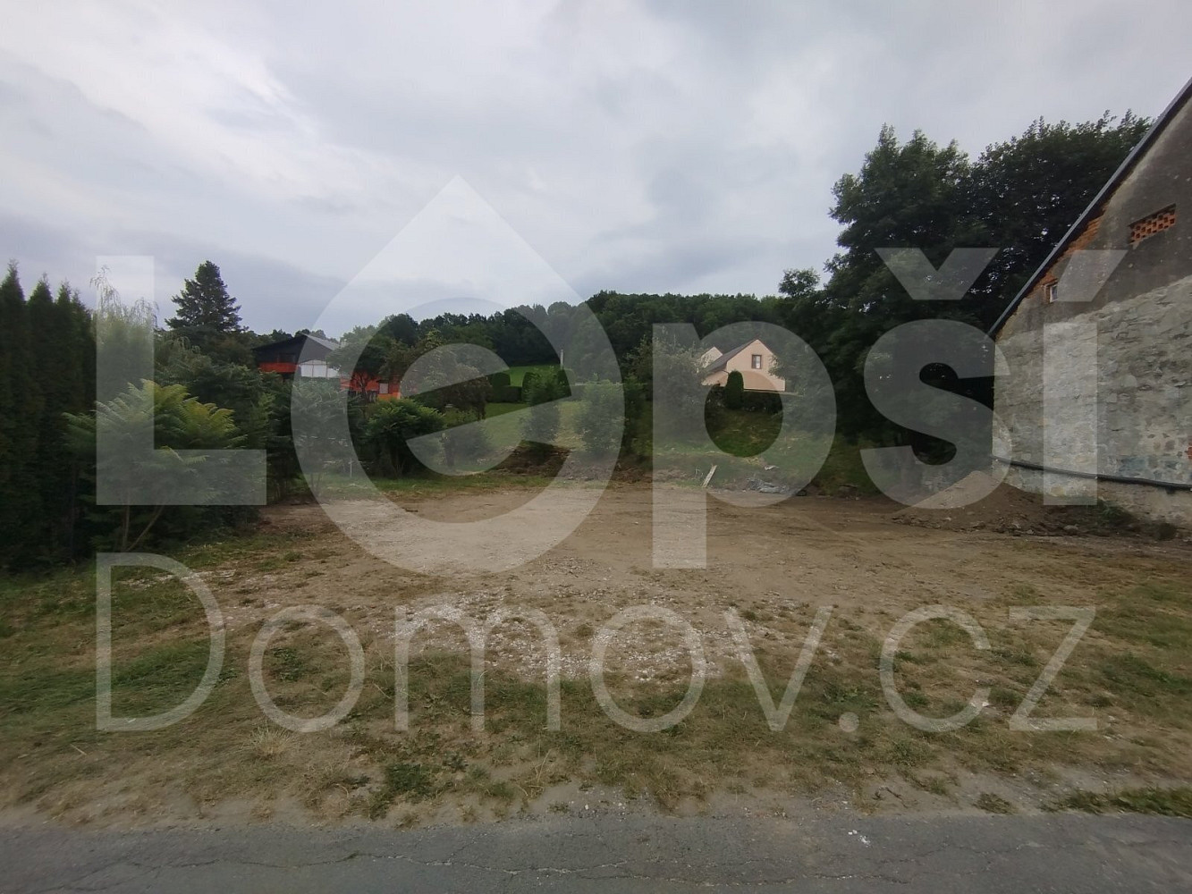 Prodej stavebního pozemku 680 m² – fotografie 2