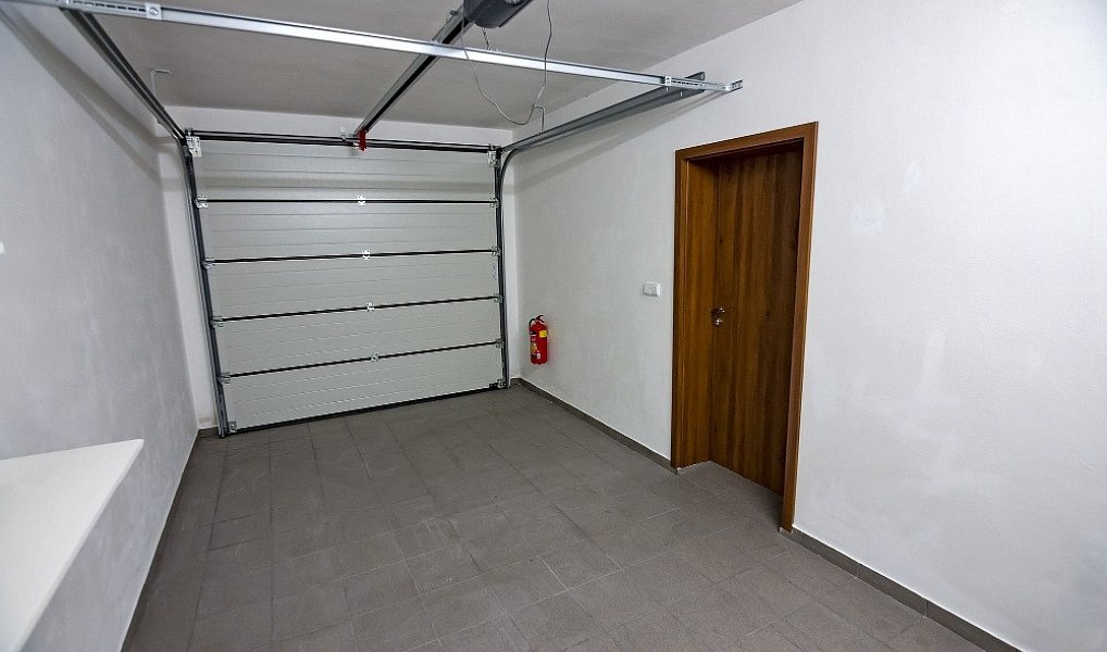 Pronájem bytu 4+kk 155 m², Šestajovice – náhled fotky 10