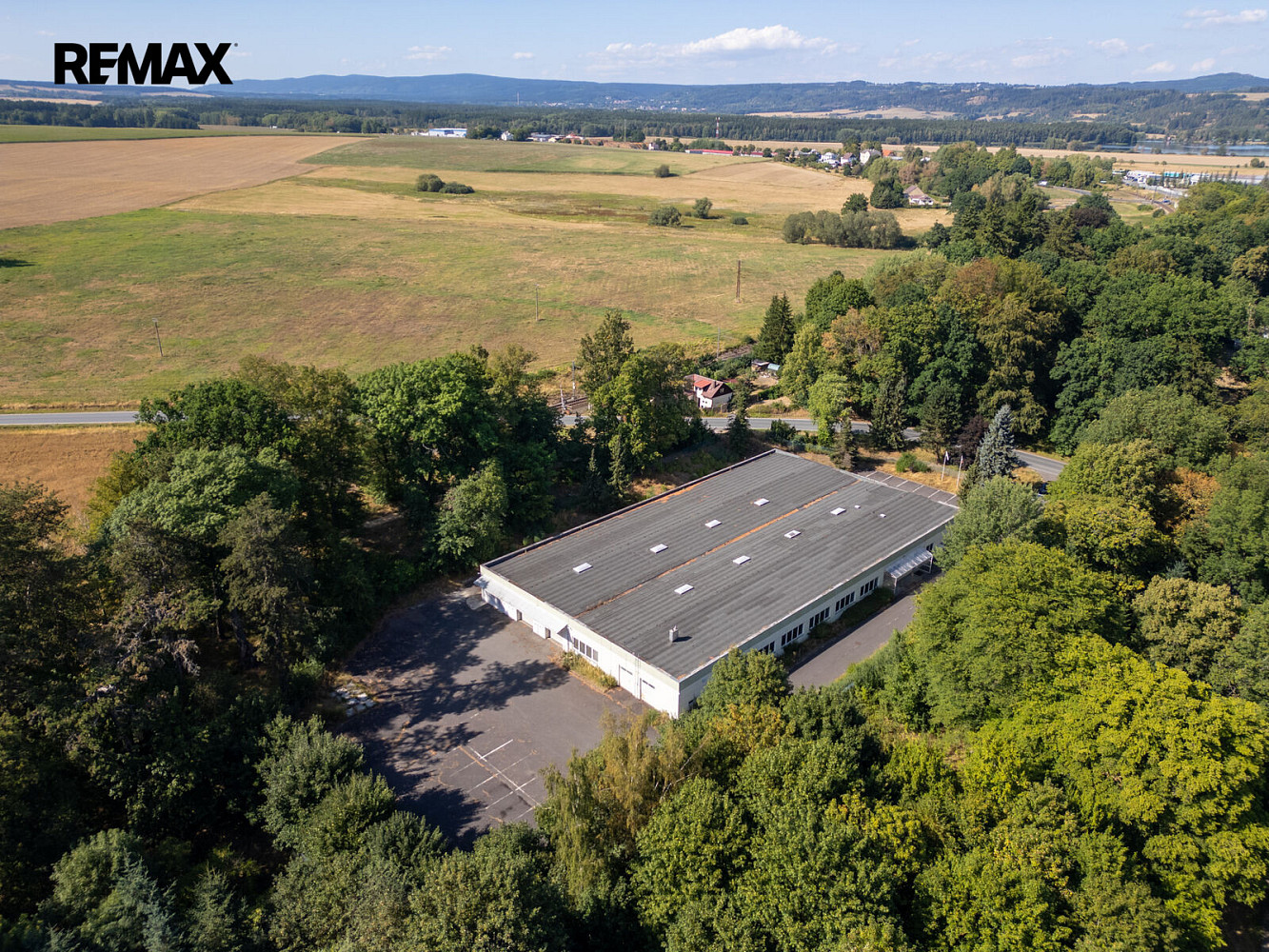 Pronájem skladovacích prostor 2 489 m² – fotografie 2