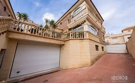 Prodej domu 351 m² s pozemkem 351 m², Almería, Španělsko