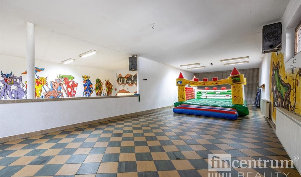 Prodej komerčního objektu (jiného typu) 1 698 m², Křenice – náhled fotky 20