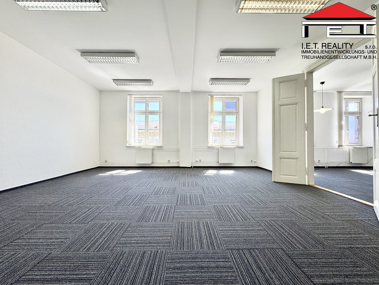 Pronájem kanceláře 527 m² – fotografie 4