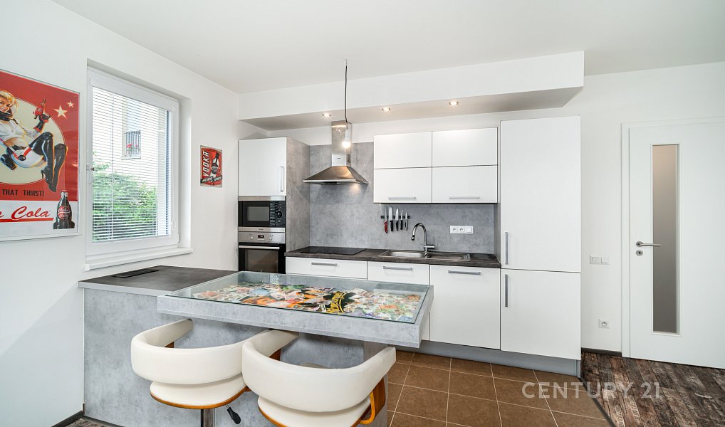Prodej bytu 2+kk 66 m², Praha – náhled fotky 2