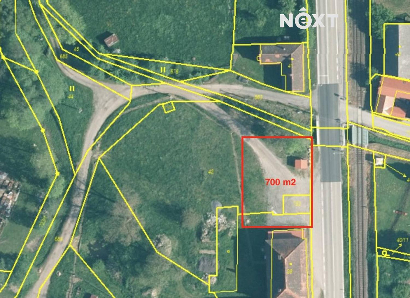Pronájem komerčního pozemku 700 m²