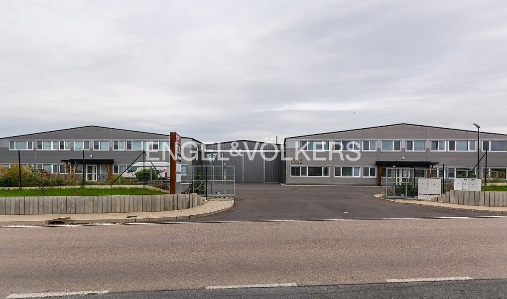 Pronájem skladovacích prostor 1 890 m², Herink – náhled fotky 2