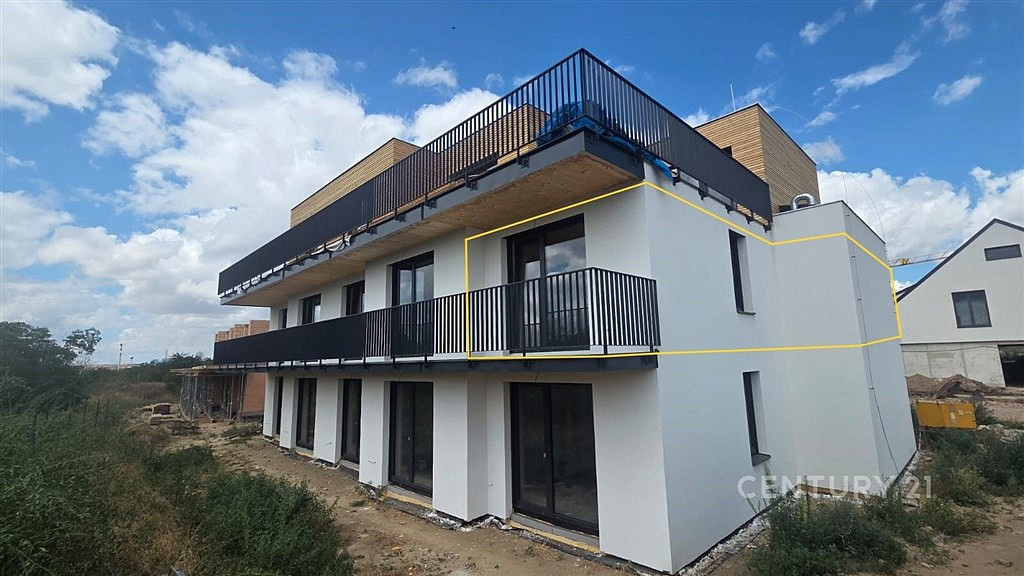 Pronájem bytu 2+kk 52 m² — photo 2