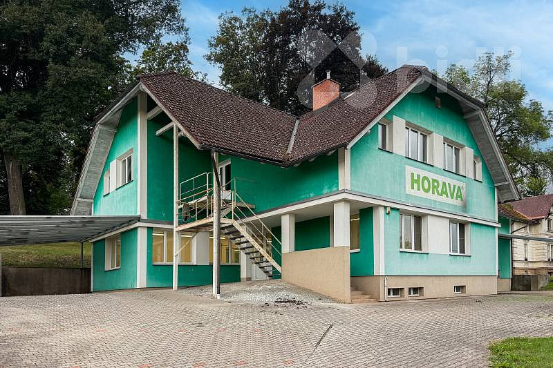 Prodej obchodních prostor 670 m²