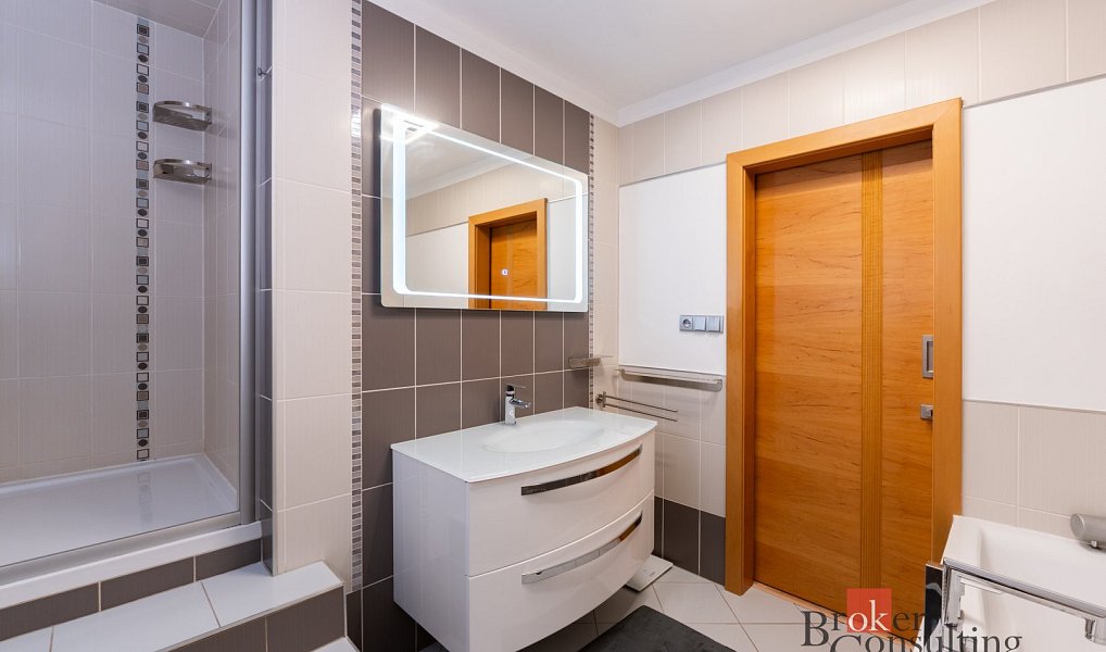 Prodej domu 160 m² s pozemkem 1 423 m², Teplice – náhled fotky 13