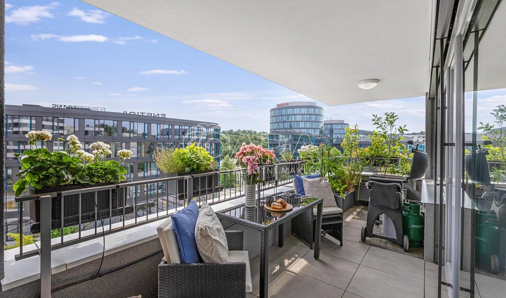 Prodej bytu 4+kk 139 m², Praha – náhled fotky 3