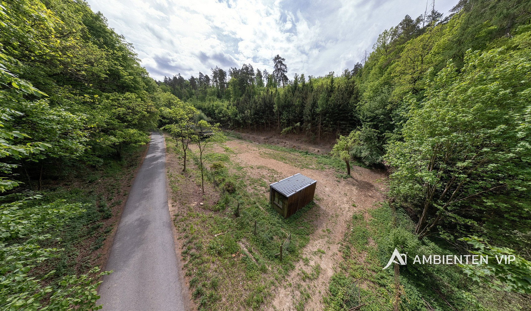 Prodej stavebního pozemku 1 597 m² – fotografie 4