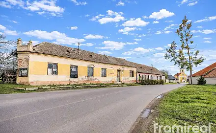 Prodej stavebního pozemku 635 m², Strachotice, okres Znojmo