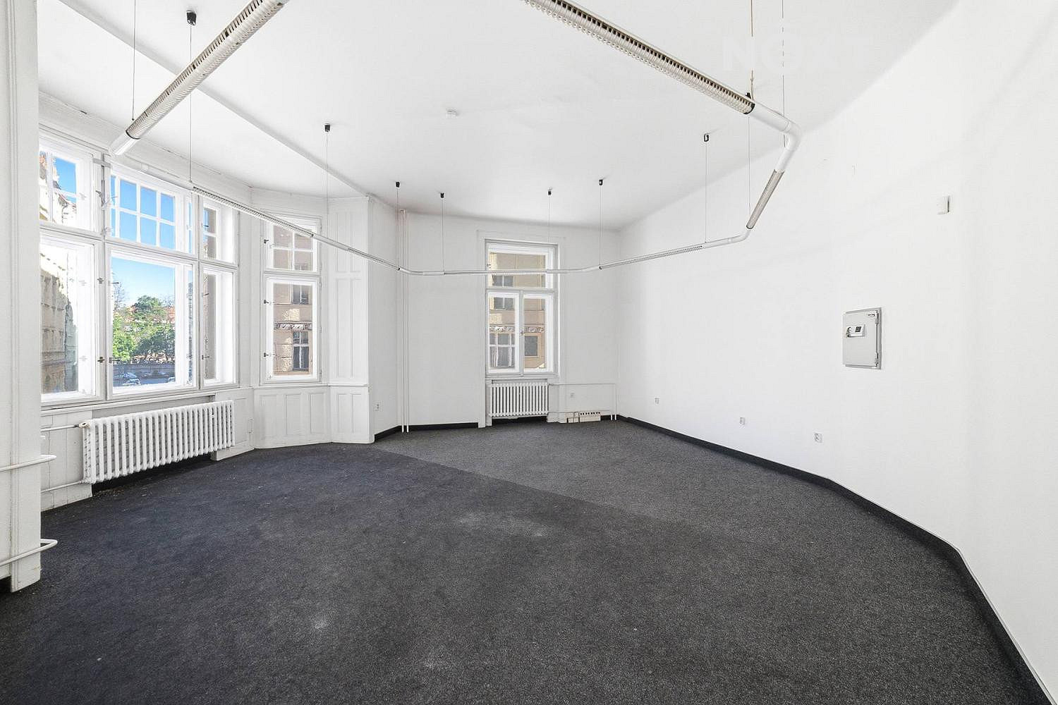 Pronájem kanceláře 304 m² – fotografie 5