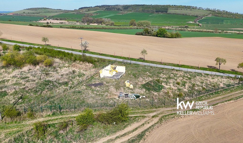 Prodej zahrady 1 652 m², Suchomasty – náhled fotky 12