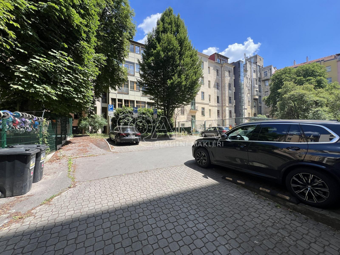 Pronájem parkovacího místa šafaříkova, vinohrady — photo 4