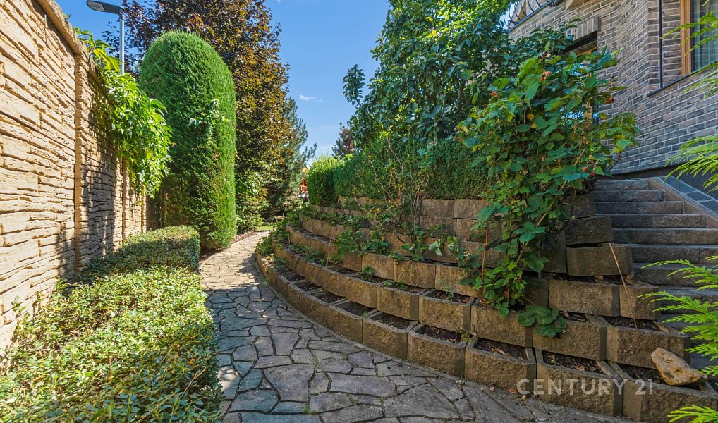 Prodej domu 425 m² s pozemkem 1 675 m², Praha – náhled fotky 52