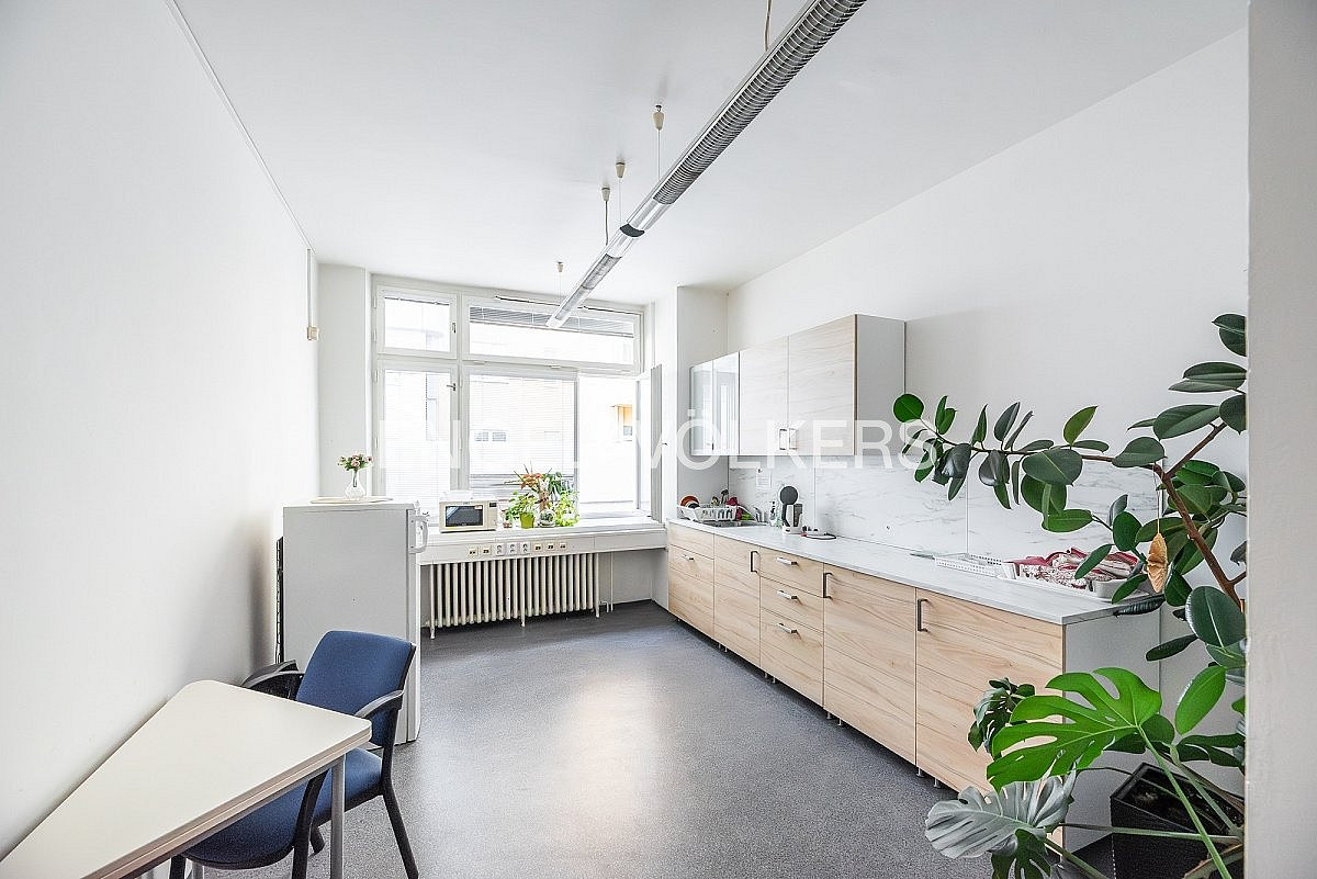 Pronájem kanceláře 40 m² – fotografie 4