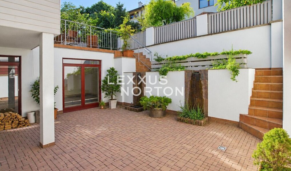 Pronájem domu 350 m² s pozemkem 800 m², Praha – náhled fotky 11