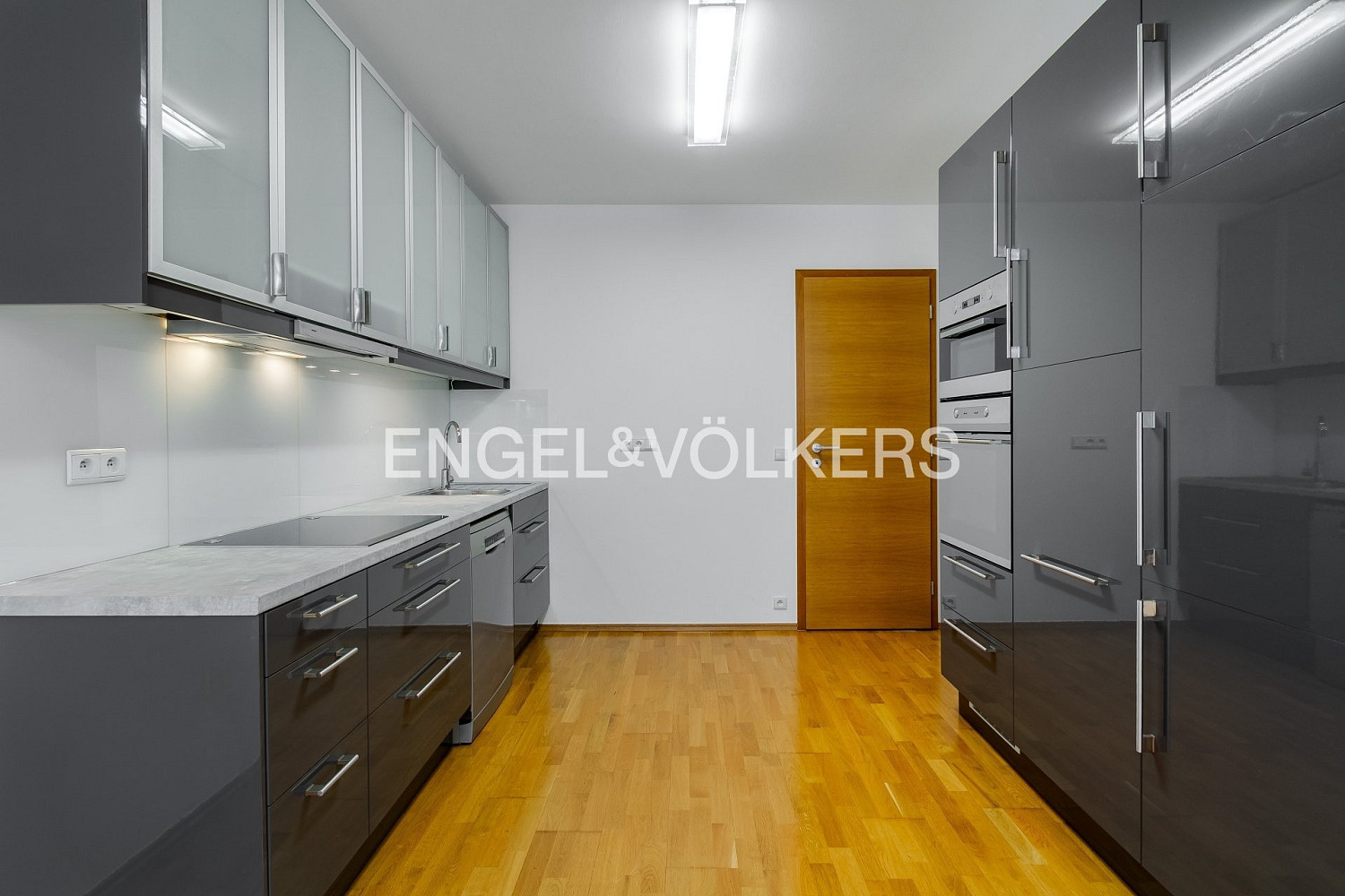 Pronájem bytu 3+kk 115 m² — photo 2