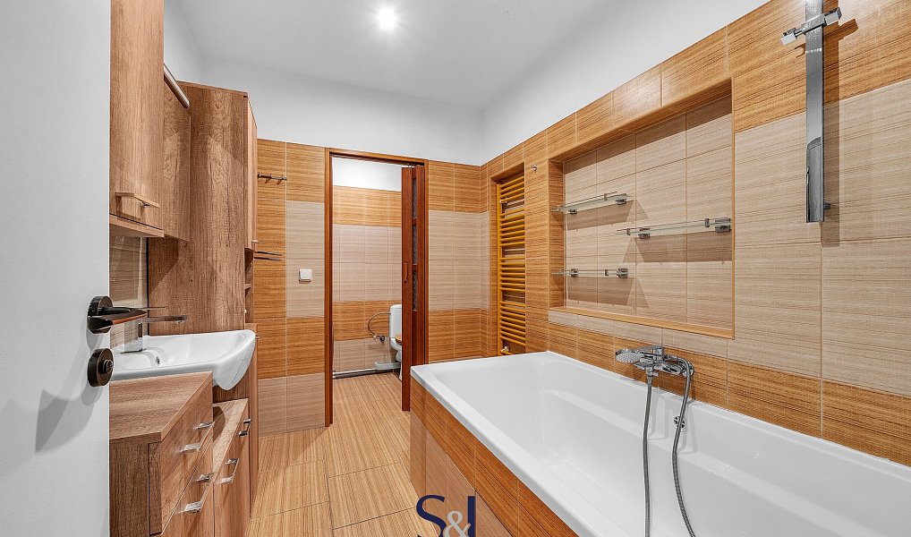 Prodej domu 427 m² s pozemkem 1 863 m², Liberec – náhled fotky 2